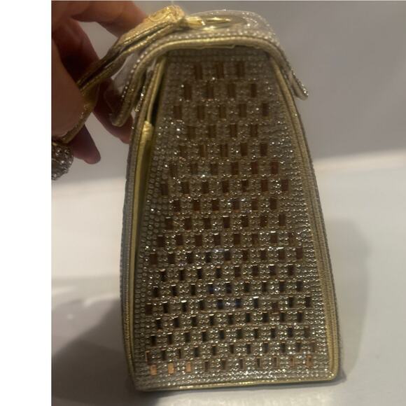 triangle pyramid gold rhinestone bag NWOT - Picture 5 of 6